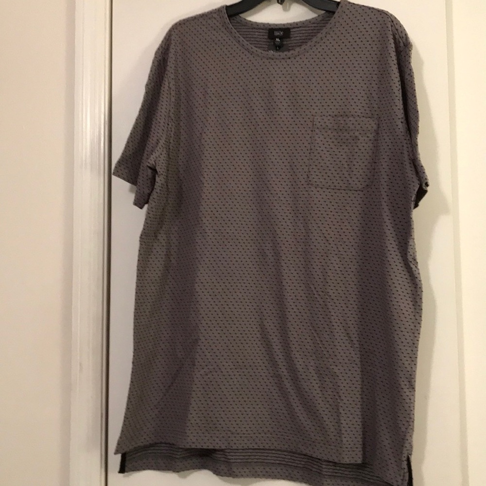 Men’s Swiss dotted tee shirt